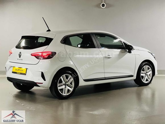 GALLERY UÇAR'dan-HATASIZ-BOYASIZ-2025-RENAULT-CLİO-EVOLUTİON-GSR