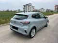 MEMURDAN 2023 RENAULT CLİO EVOLUTİON 1.0 TCE OTOMATİK BOYASIZ-DEĞİŞENSİZ VE TRAMERSİZ