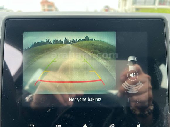 MEMURDAN 2023 RENAULT CLİO EVOLUTİON 1.0 TCE OTOMATİK BOYASIZ-DEĞİŞENSİZ VE TRAMERSİZ