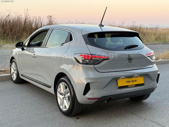 CMK AUTO&&CLİO 2025 1.0 TCE EVOLUTION OTOMATİK GSR 2 NARDO GRİ