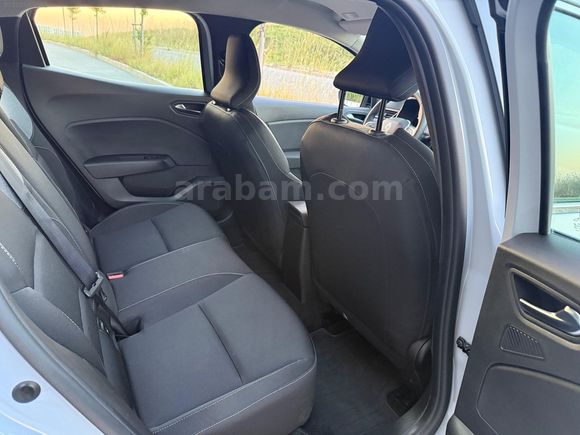 CMK AUTO&&CLİO 2025 1.0 TCE EVOLUTION OTOMATİK GSR 2 NARDO GRİ
