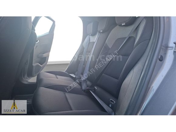 İZZET ACAR DAN 2025 RENAULT CLIO 1.0 TCE EVOLUTION X-TRONIC