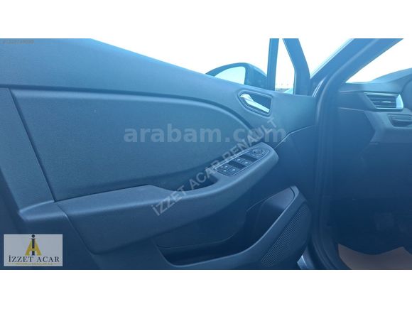 İZZET ACAR DAN 2025 RENAULT CLIO 1.0 TCE EVOLUTION X-TRONIC