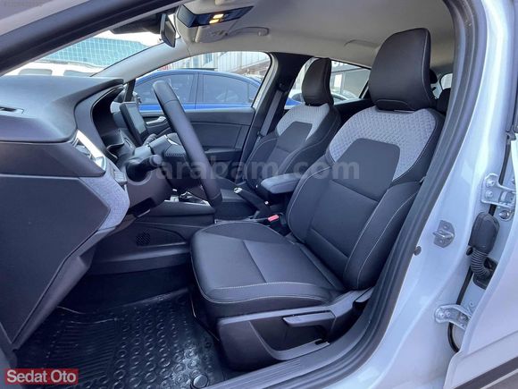 2025 Clio 1.0 TCE Evolution X-Tronic %20KDV