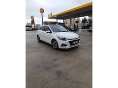 Sahibinden Hyundai i20 1.4 MPI Style 2019 Model  78.000 km Beyaz
