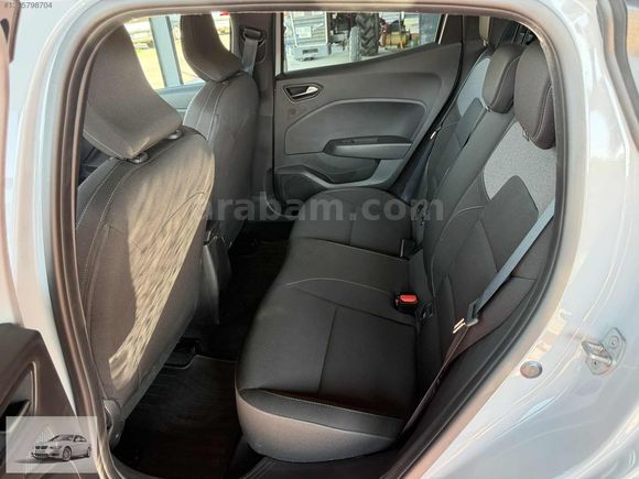 2025 CLIO EVOLUTION 14,000 KM HATASIZ BOYASIZ TRAMERSİZ