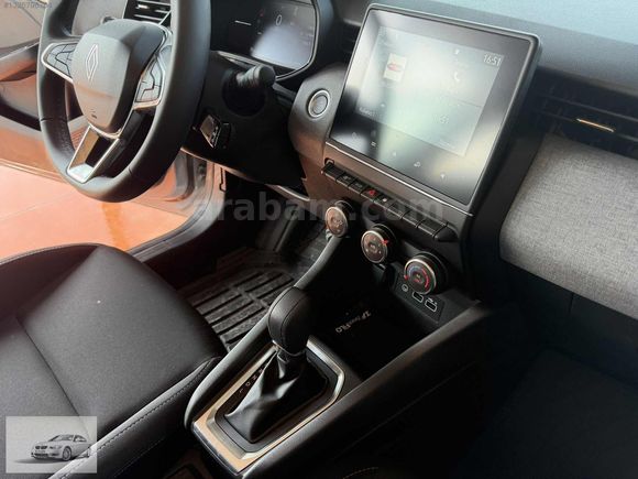 2025 CLIO EVOLUTION 14,000 KM HATASIZ BOYASIZ TRAMERSİZ