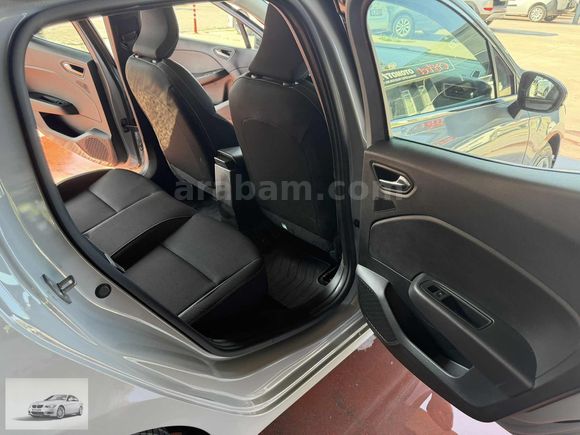 2025 CLIO EVOLUTION 14,000 KM HATASIZ BOYASIZ TRAMERSİZ
