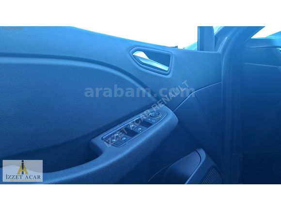 İZZET ACAR DAN 2025 RENAULT CLIO 1.0 TCE EVOLUTION X-TRONIC