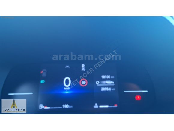 İZZET ACAR DAN 2025 RENAULT CLIO 1.0 TCE EVOLUTION X-TRONIC