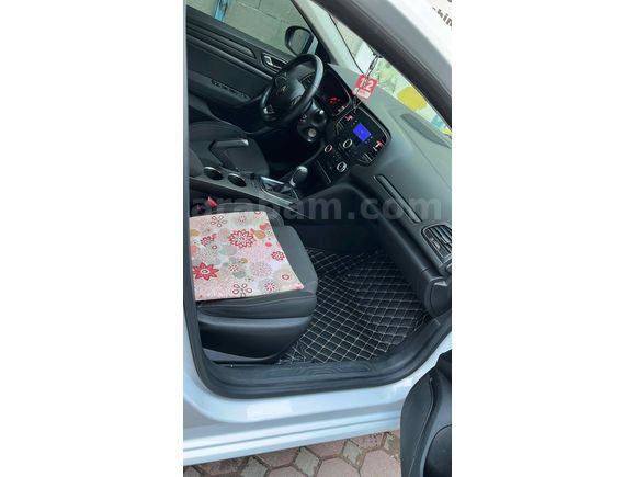 Sahibinden Renault Megane 1.3 TCe Joy 2021 Model 