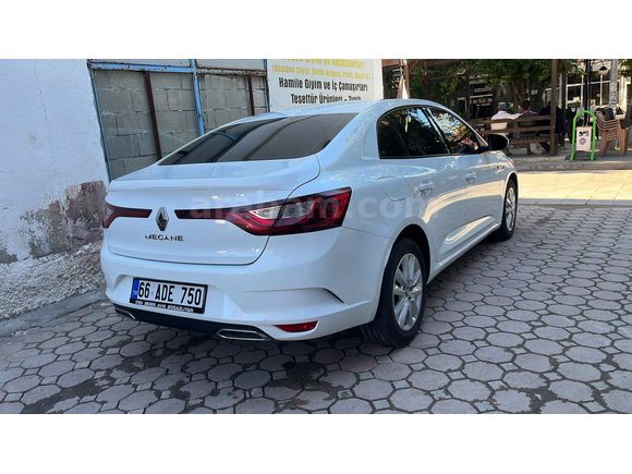 Sahibinden Renault Megane 1.3 TCe Joy 2021 Model 