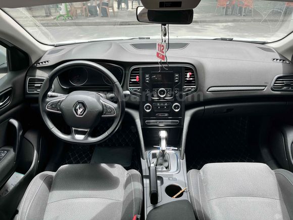 Sahibinden Renault Megane 1.3 TCe Joy 2021 Model 