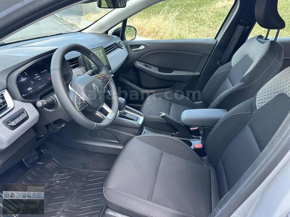 2025 BOYASIZ CLIO 1.0TCe EVOLOTİON %20 FATURALI 6001 KM DE