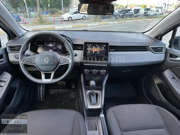 2025 BOYASIZ CLIO 1.0TCe EVOLOTİON %20 FATURALI 6001 KM DE