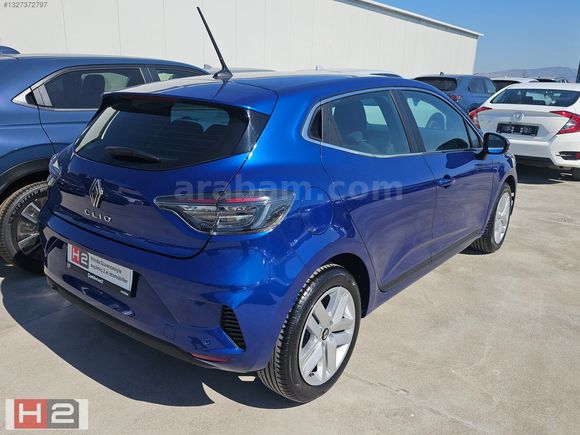 ÇAMKIRAN H2 GAZİEMİR'den2025 Renault Clio 1.0 Tce Evolution Otm