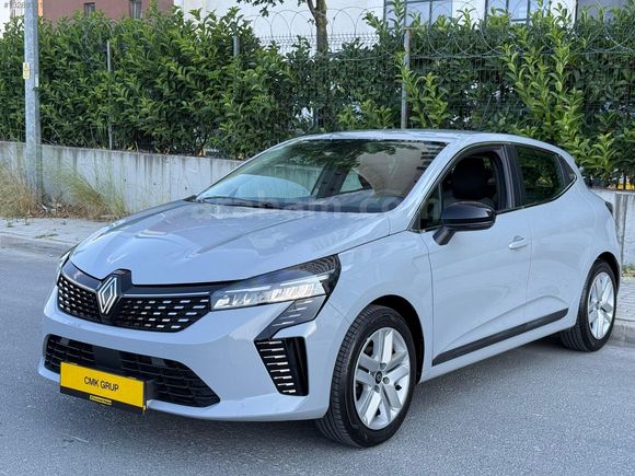 CMK AUTO&&CLİO 2025 1.0 TCE EVOLUTION OTOMATİK GSR 2 NARDO GRİ