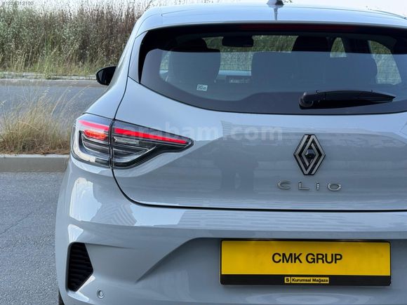 CMK AUTO&&CLİO 2025 1.0 TCE EVOLUTION OTOMATİK GSR 2 NARDO GRİ