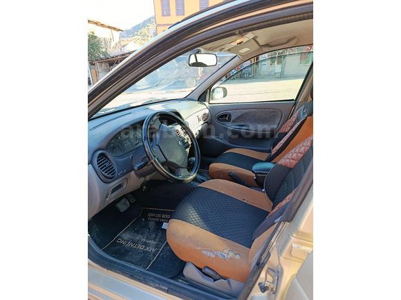 Renault Megane1   1.6  16v   RTE  2000 Model