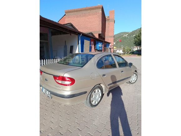 Renault Megane1   1.6  16v   RTE  2000 Model