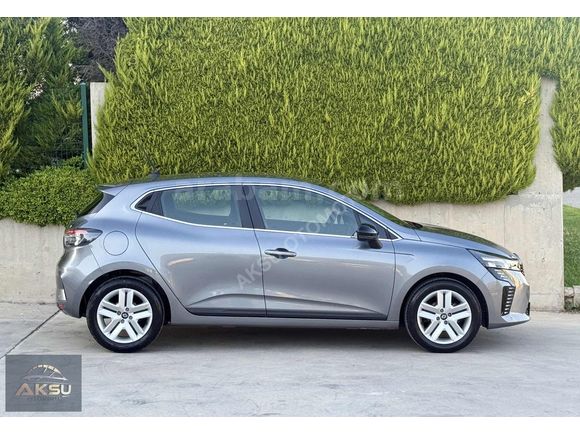 2025 RENAULT CLIO 1.0 TCe EVOLUTION X-TRONIC 90HP 13000KM HATASZ