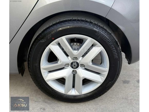 2025 RENAULT CLIO 1.0 TCe EVOLUTION X-TRONIC 90HP 13000KM HATASZ
