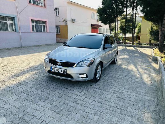Sahibinden Kia Ceed 1.6 CRDi Motion 2011 Model  280.000 km Gri (Gümüş)