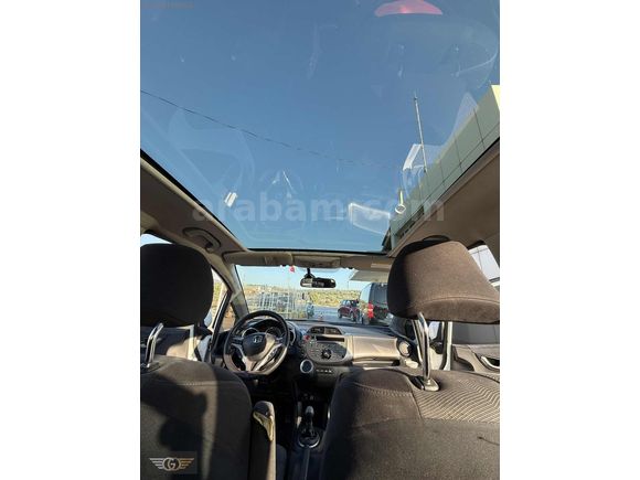 GÜVEN'DEN HONDA JAZZ CAM TAVANLI