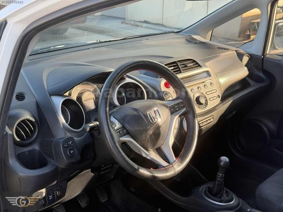 GÜVEN'DEN HONDA JAZZ CAM TAVANLI