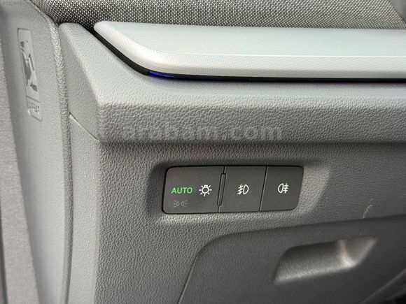 Auto Velux 2023 Boyasız Skoda Octavia 1.5 e-Tec Dsg Premium