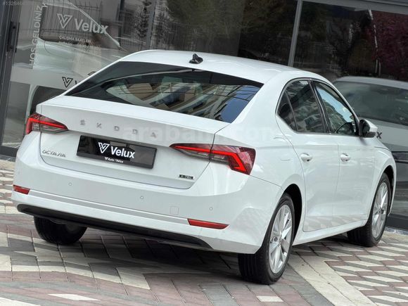 Auto Velux 2023 Boyasız Skoda Octavia 1.5 e-Tec Dsg Premium