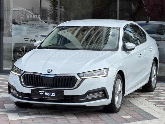Auto Velux 2023 Boyasız Skoda Octavia 1.5 e-Tec Dsg Premium