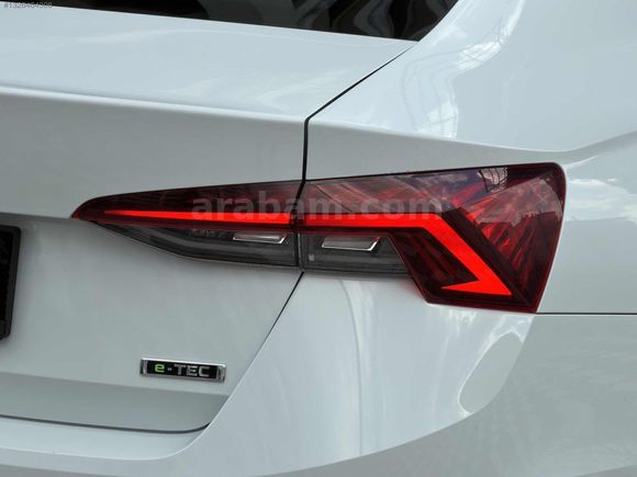 Auto Velux 2023 Boyasız Skoda Octavia 1.5 e-Tec Dsg Premium