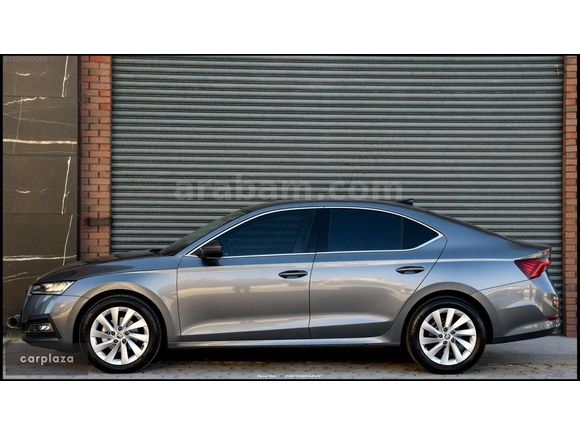 carplaza - 2024 BOYASIZ OCTAVIA 1.5 e-tec PREMIUM SERVİS BAKIMLI