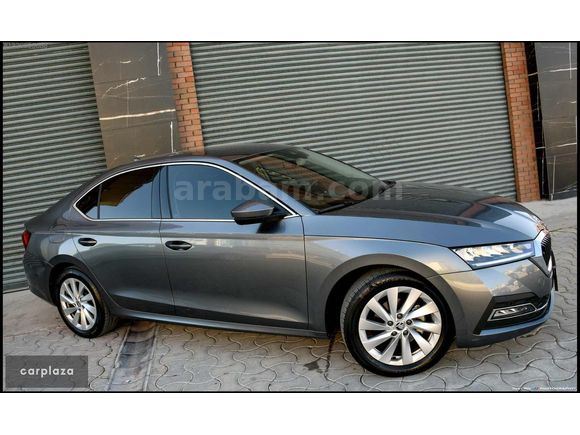 carplaza - 2024 BOYASIZ OCTAVIA 1.5 e-tec PREMIUM SERVİS BAKIMLI