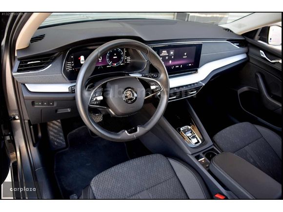 carplaza - 2024 BOYASIZ OCTAVIA 1.5 e-tec PREMIUM SERVİS BAKIMLI