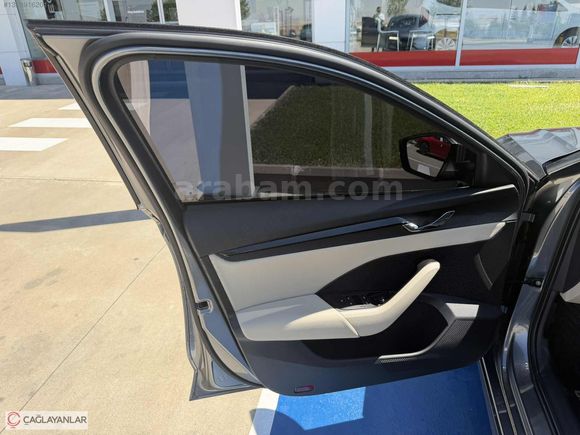 2023 MODEL SKODA OCTAVİA 1.5 TSI e-Tec PREMİUM DSG 150 HP