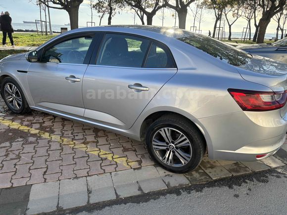 Sahibinden Renault Megane 1.3 TCe Touch 2023 Model 