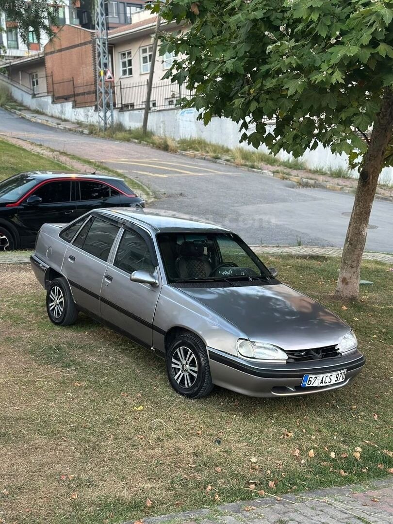 Galeriden Daewoo Racer 1.5i 1997 Model İstanbul 315.000 km Füme 1