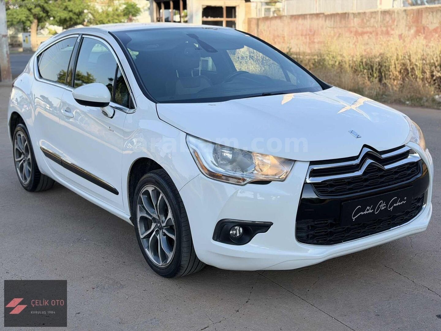 Galeriden DS Automobiles DS4 1.6 e-HDi D-Sport 2013 Model Gaziantep 208.000 km Beyaz 3