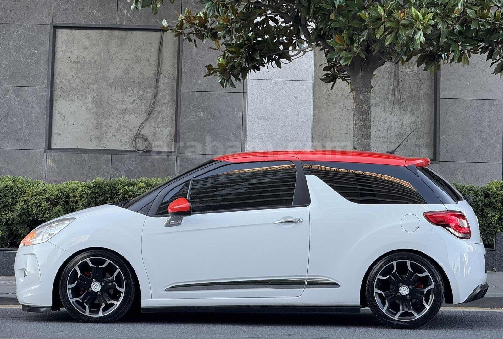 Galeriden DS Automobiles DS3 1.6 e-HDi DStyle 2012 Model İstanbul 200.000 km Beyaz 7