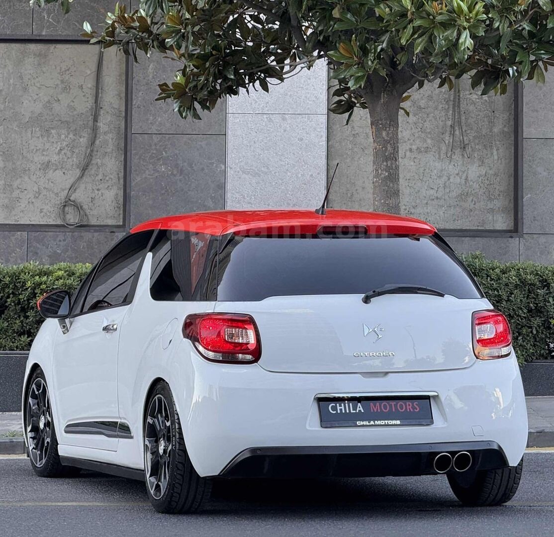 Galeriden DS Automobiles DS3 1.6 e-HDi DStyle 2012 Model İstanbul 200.000 km Beyaz 6
