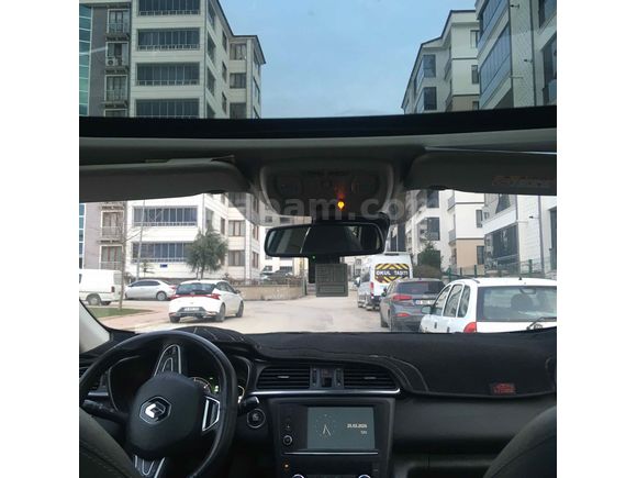 Renault Kadjar 4x4 1.6 dCi Icon paket cam tavanlı 2016  model