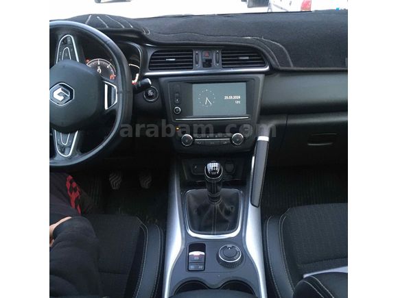 Renault Kadjar 4x4 1.6 dCi Icon paket cam tavanlı 2016  model