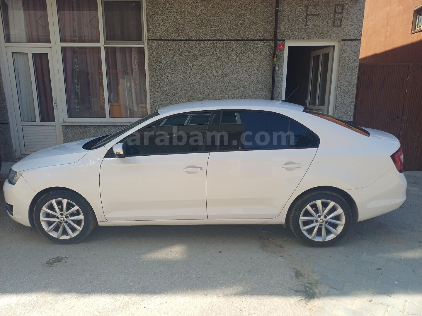Sahibinden Skoda Rapid 1.4 TDI GreenTec Style 2017 Model Edirne 176.000 km Beyaz 4