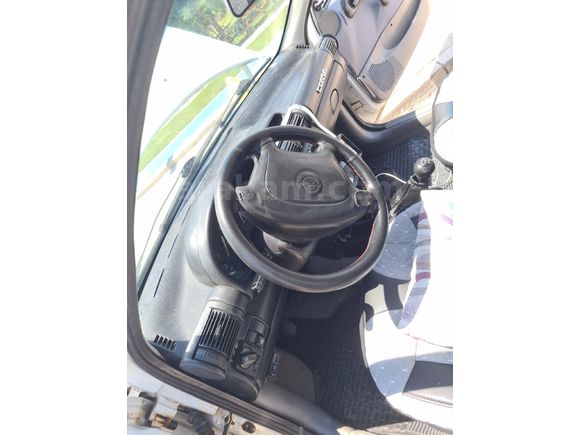 Sahibinden Opel Cor Model  300.000 km Beyaz