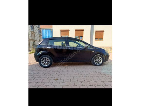 Sahibinden tek parça boyalı Fiat Punto EVO 1.4 Multiair Dynamic 2010 Model 