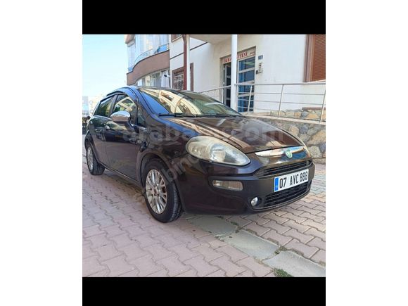 Sahibinden tek parça boyalı Fiat Punto EVO 1.4 Multiair Dynamic 2010 Model 