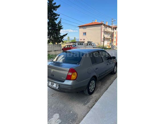 Sahibinden Renault Clio 1.4 RNA 2000 Model 