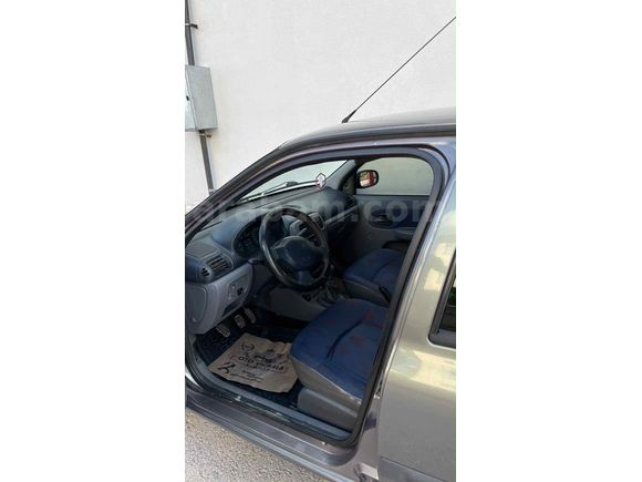 Sahibinden Renault Clio 1.4 RNA 2000 Model 